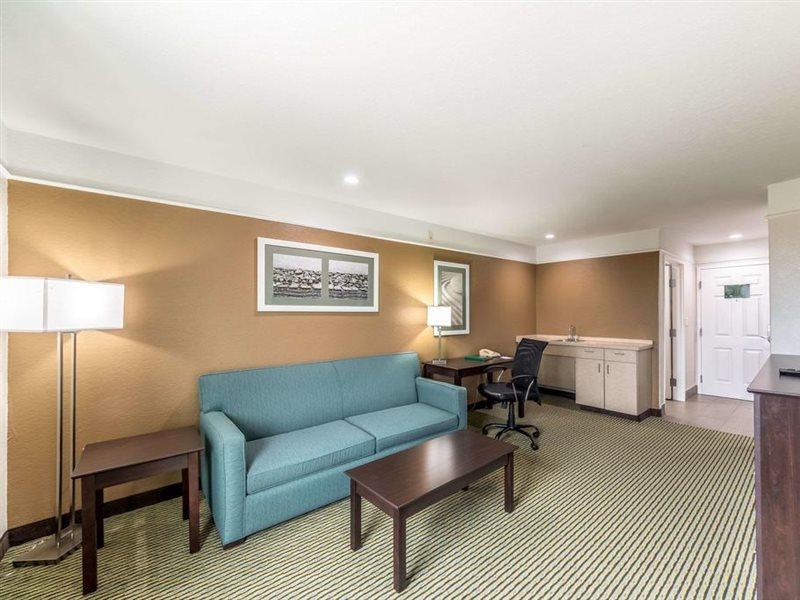Quality Inn & Suites Seaworld North San Antonio Buitenkant foto