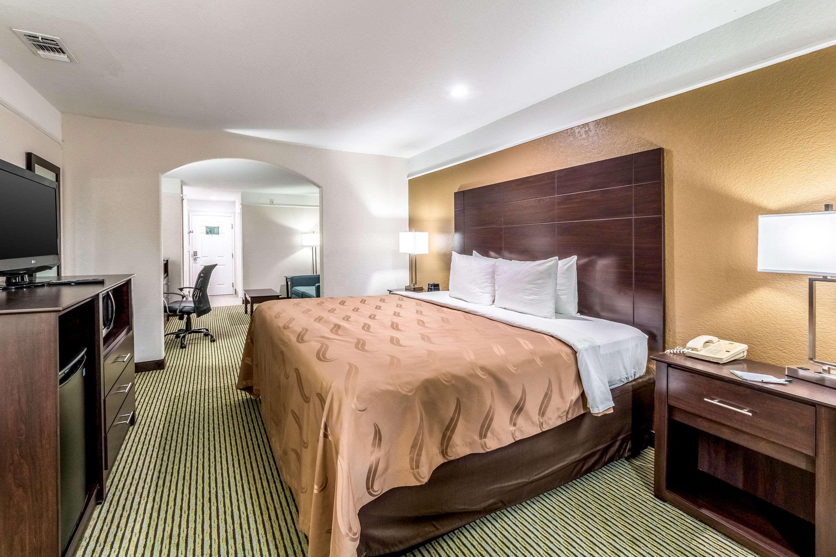 Quality Inn & Suites Seaworld North San Antonio Buitenkant foto