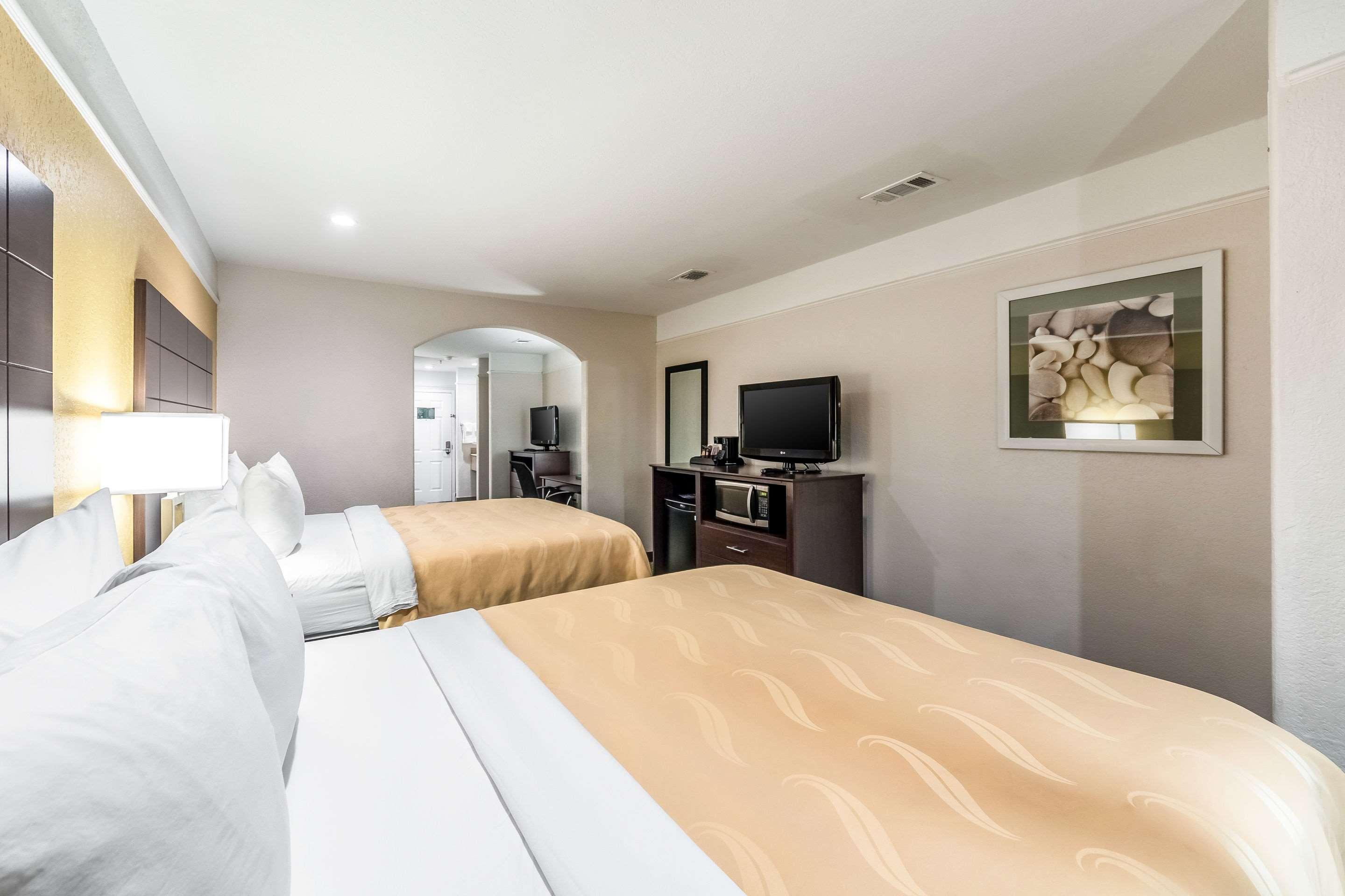 Quality Inn & Suites Seaworld North San Antonio Buitenkant foto
