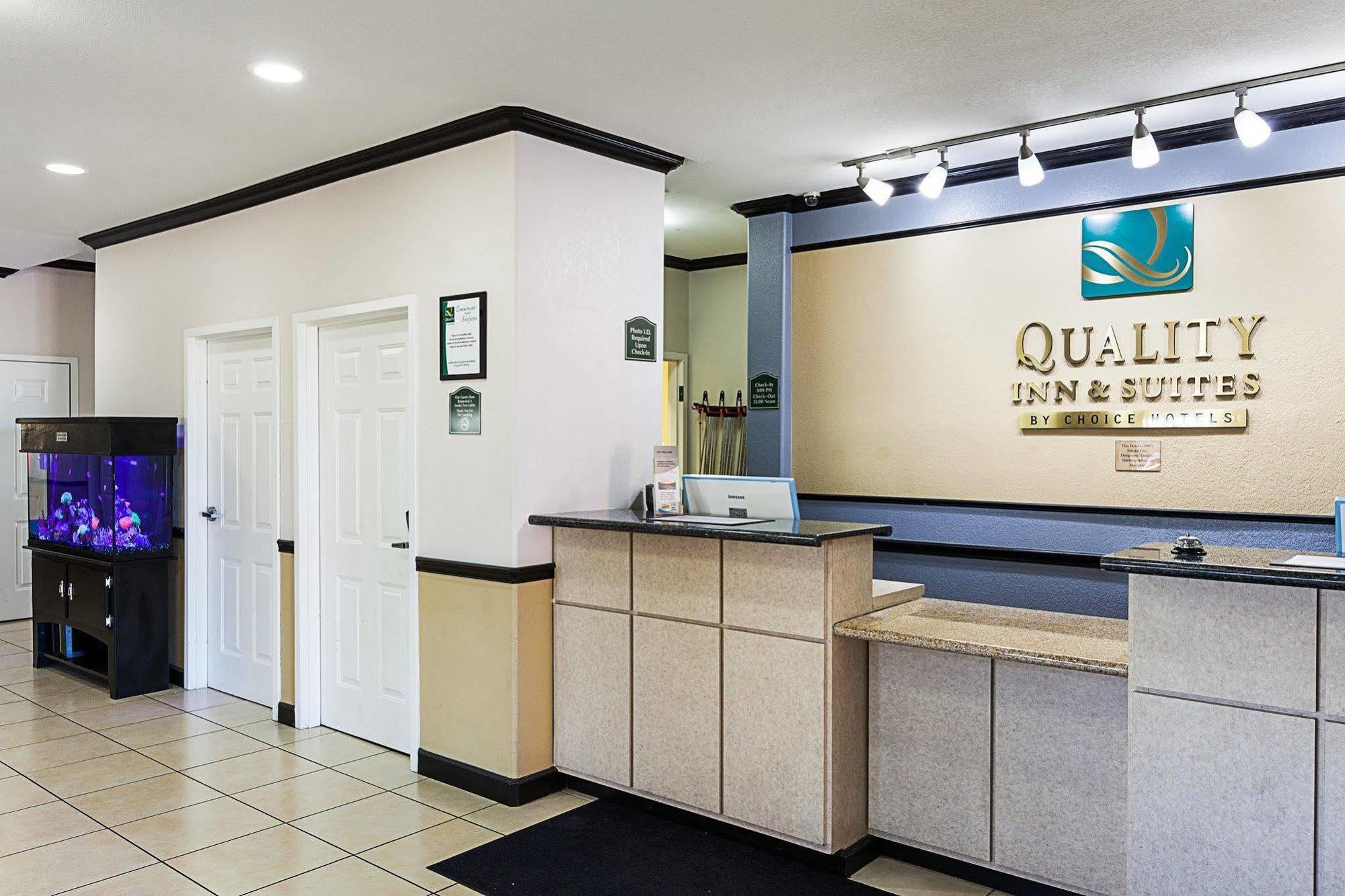 Quality Inn & Suites Seaworld North San Antonio Buitenkant foto