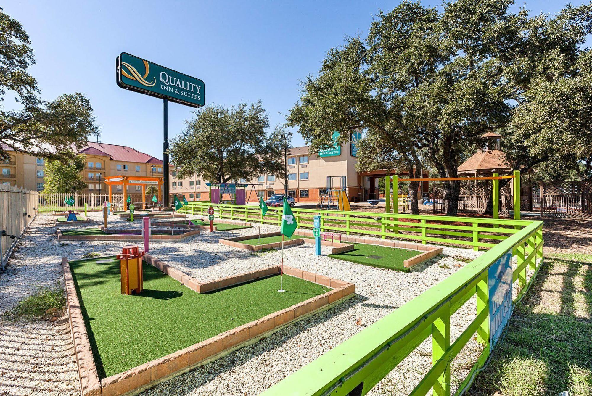 Quality Inn & Suites Seaworld North San Antonio Buitenkant foto