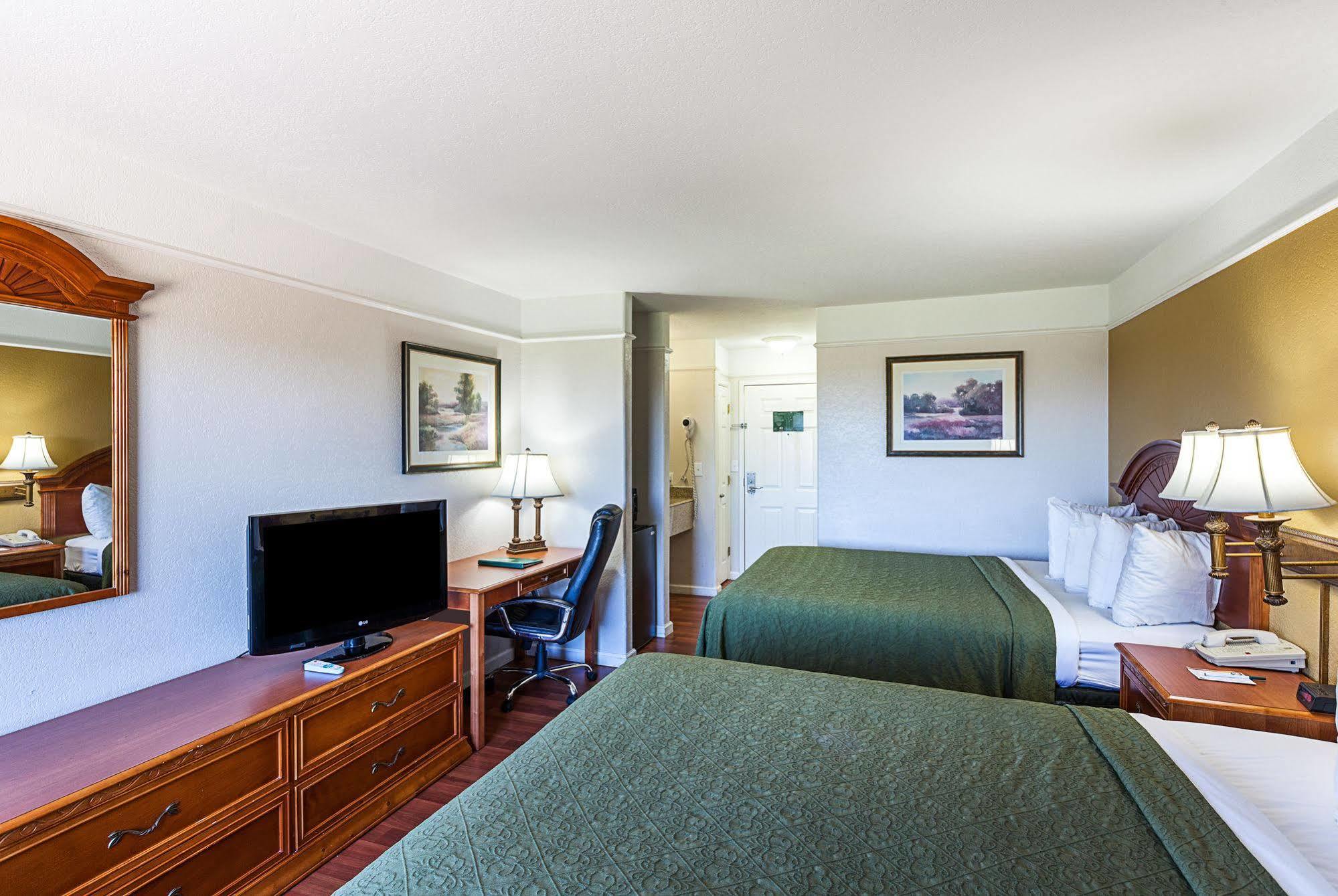 Quality Inn & Suites Seaworld North San Antonio Buitenkant foto